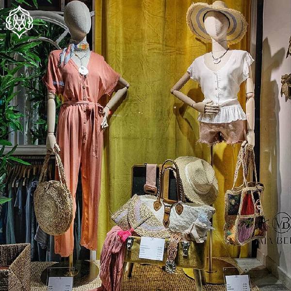 Escaparate y Decoracion Comercial Mario Echevarria: Moda-MIA BELLA - Donostia