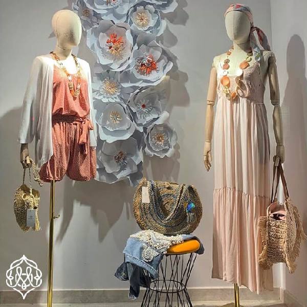 Escaparate y Decoracion Comercial Mario Echevarria: Moda-MIA BELLA - Donostia